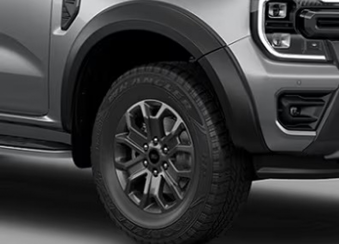Ốp cua lốp - Màu đen- Wildtrak